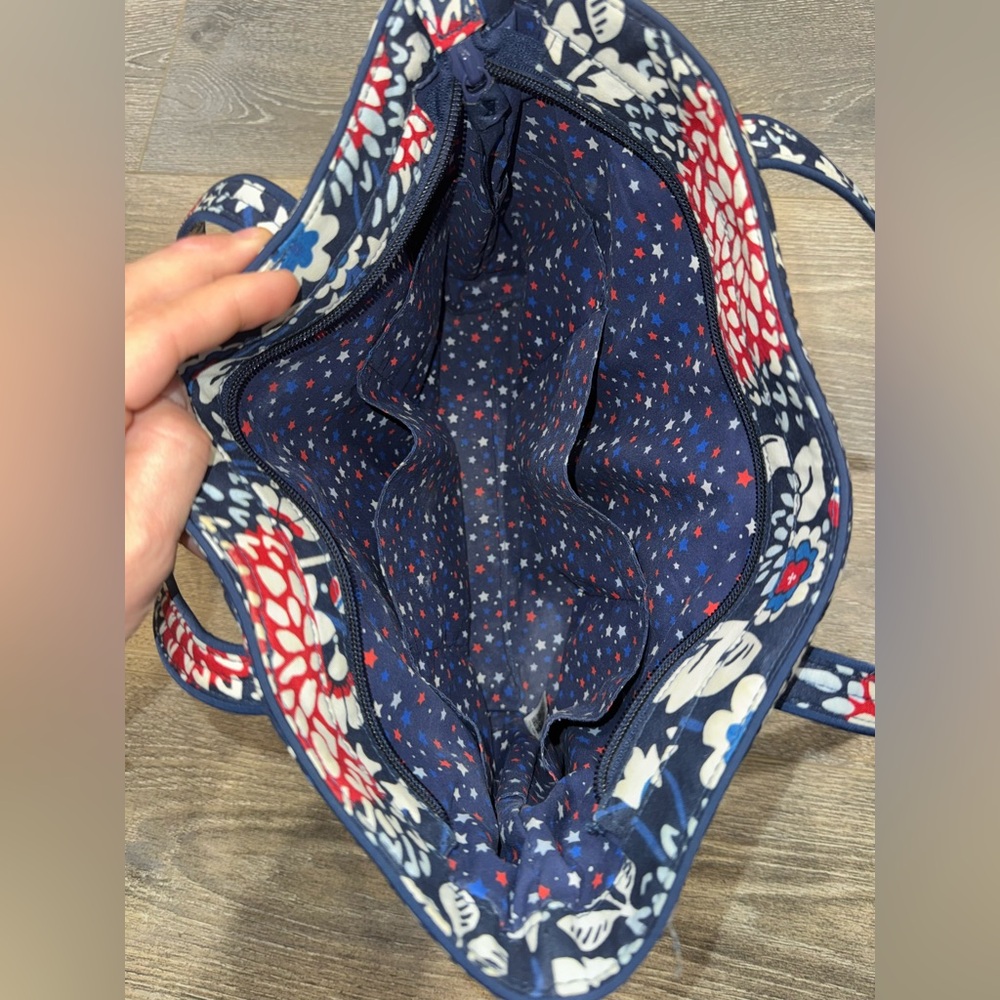 ❤️ Vera Bradley Floral Tote Bag - Navy and Red - Picture 8 of 9